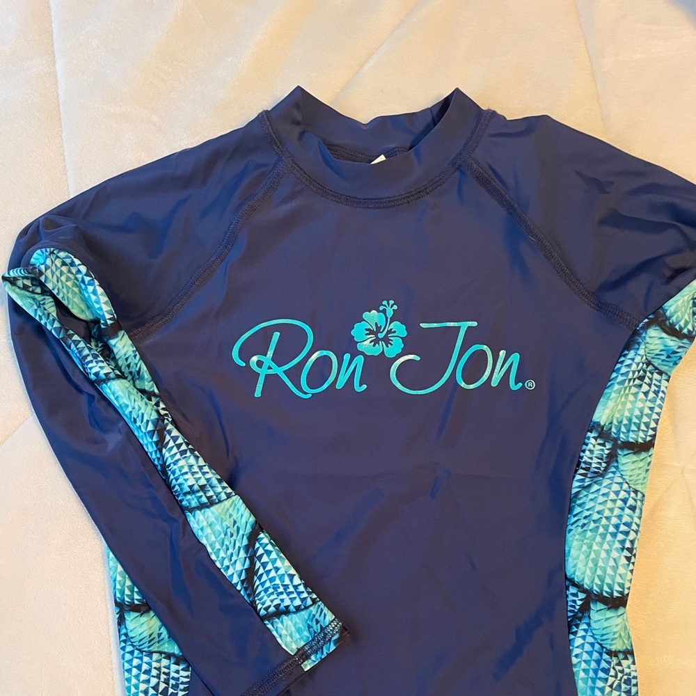 RON JON - NWOT Rash Guard